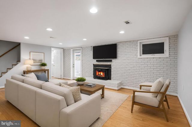 8901 LAGRANGE ST, Lorton, VA 22079