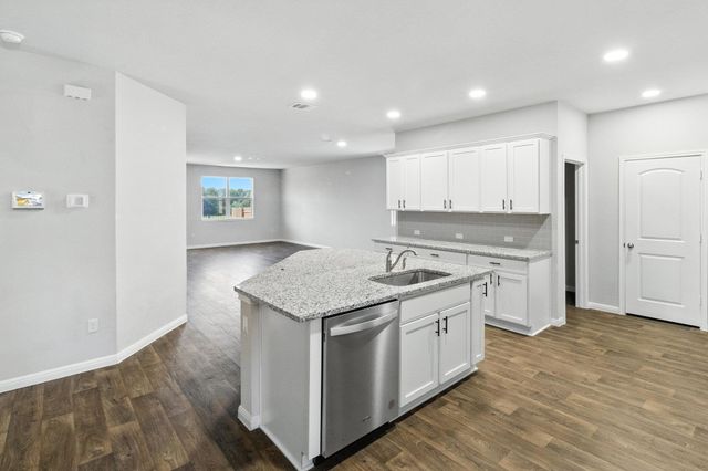 211 Rainmaker LN, Bastrop, TX 78602