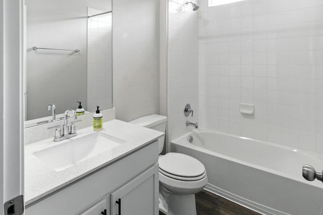 211 Rainmaker LN, Bastrop, TX 78602