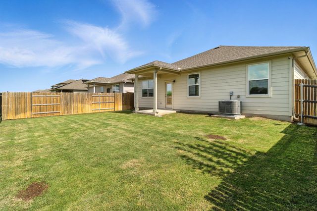 211 Rainmaker LN, Bastrop, TX 78602