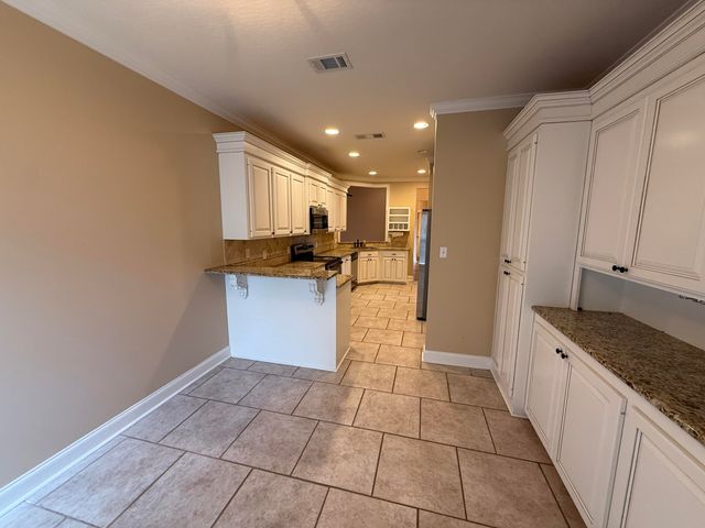 26 Woodside, Hattiesburg, MS 39402