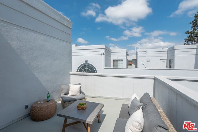 3949 Bentley Avenue 8, Culver City, CA 90232