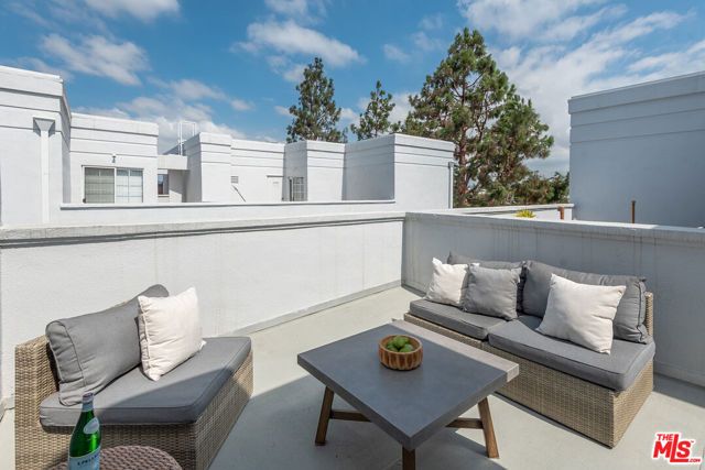 3949 Bentley Avenue 8, Culver City, CA 90232