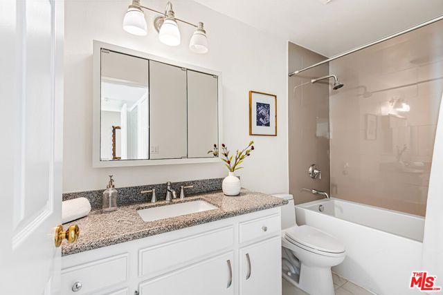 3949 Bentley Avenue 8, Culver City, CA 90232