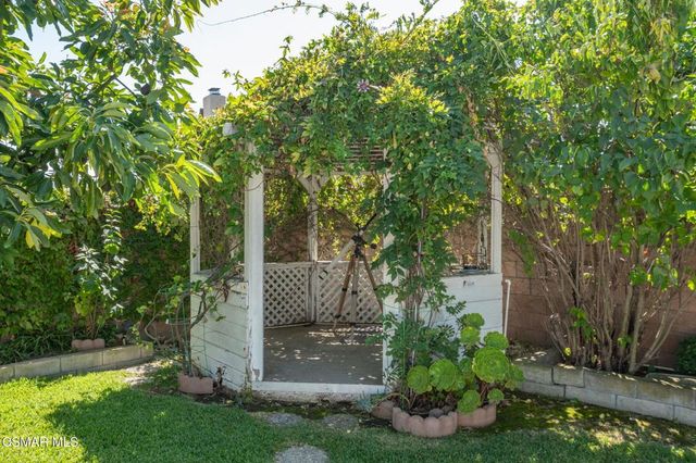 124 Bluefield Avenue, Thousand Oaks, CA 91320