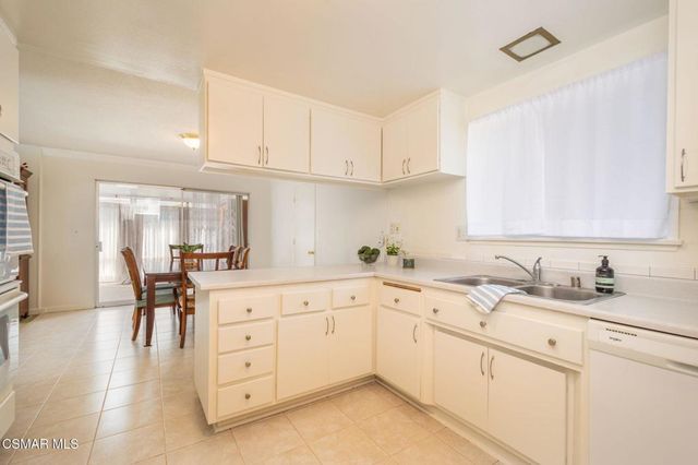 124 Bluefield Avenue, Thousand Oaks, CA 91320