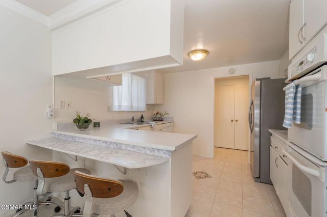 124 Bluefield Avenue, Thousand Oaks, CA 91320