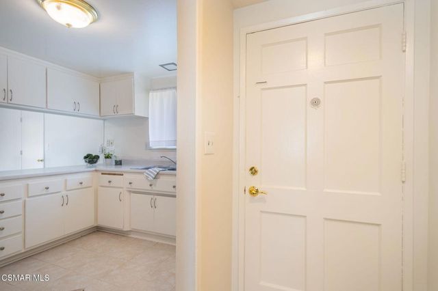 124 Bluefield Avenue, Thousand Oaks, CA 91320