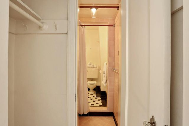 2730 Dwight Way, Stockton, CA 95204