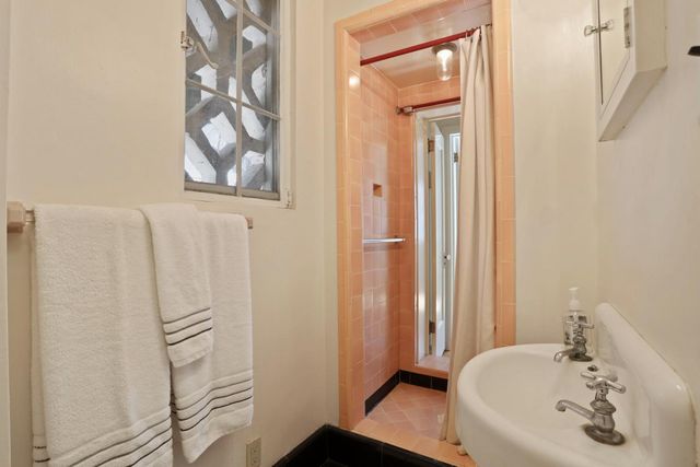 2730 Dwight Way, Stockton, CA 95204