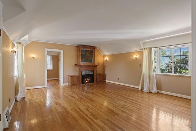 2730 Dwight Way, Stockton, CA 95204