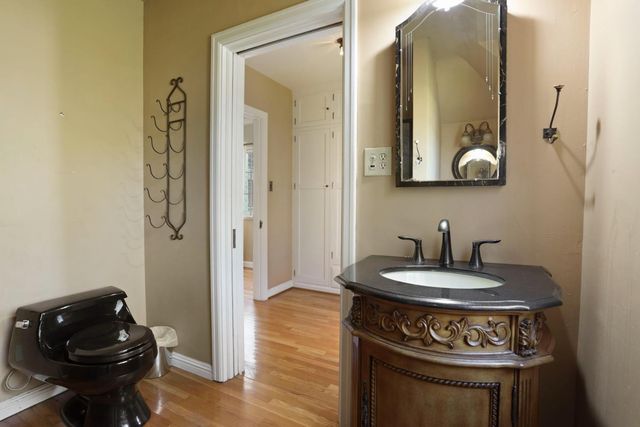 2730 Dwight Way, Stockton, CA 95204