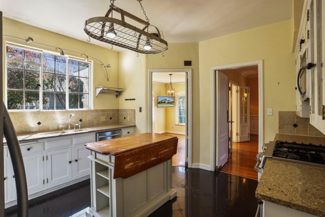 2730 Dwight Way, Stockton, CA 95204