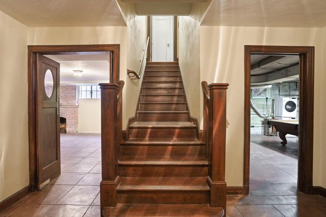 2730 Dwight Way, Stockton, CA 95204