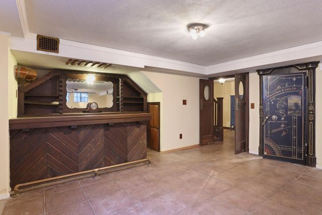 2730 Dwight Way, Stockton, CA 95204