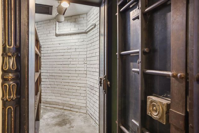 2730 Dwight Way, Stockton, CA 95204