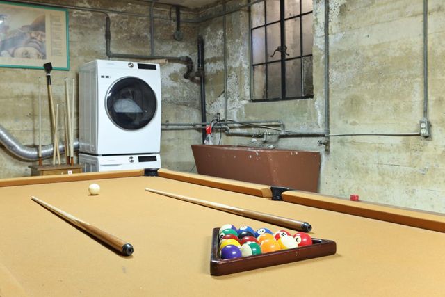 2730 Dwight Way, Stockton, CA 95204