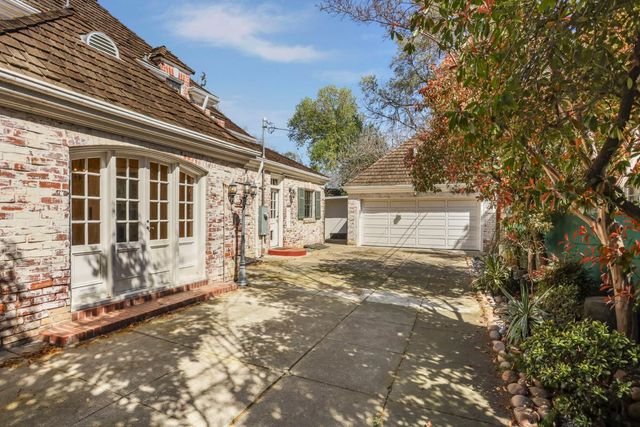 2730 Dwight Way, Stockton, CA 95204