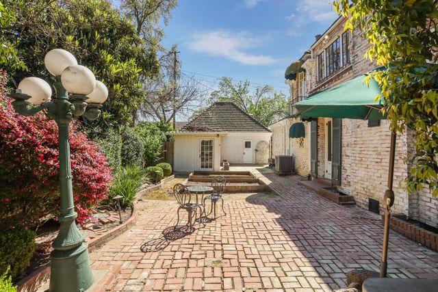 2730 Dwight Way, Stockton, CA 95204