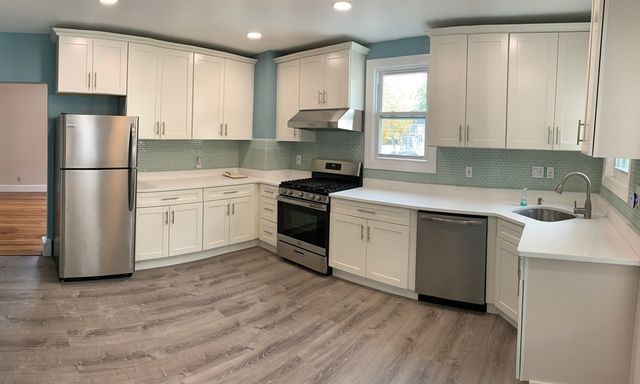 56-58 Lexington St 56, Newton, MA 02465