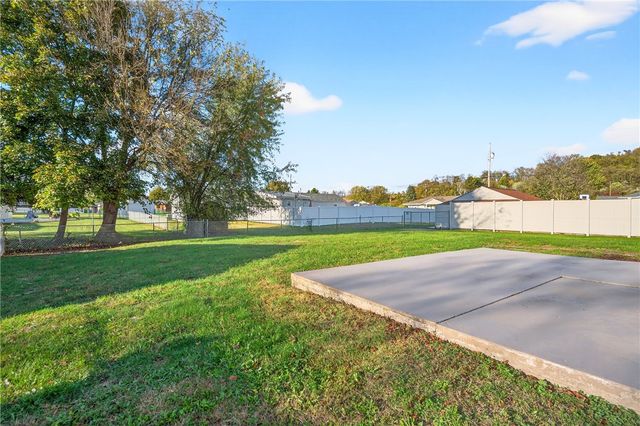 219 Vernon Ave, Belle Vernon, PA 15012