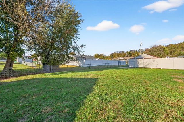 219 Vernon Ave, Belle Vernon, PA 15012