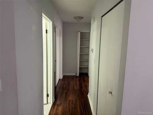 2787 Roundtree Drive, Troy, MI 48083