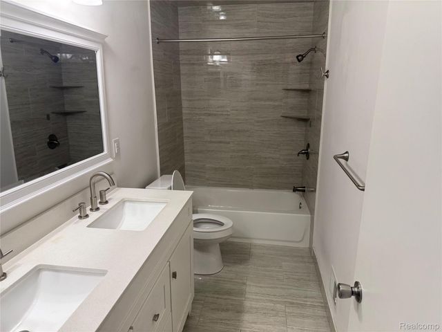 2787 Roundtree Drive, Troy, MI 48083