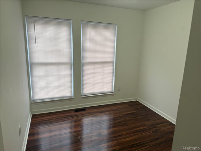 2787 Roundtree Drive, Troy, MI 48083