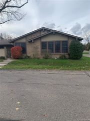 2787 Roundtree Drive, Troy, MI 48083