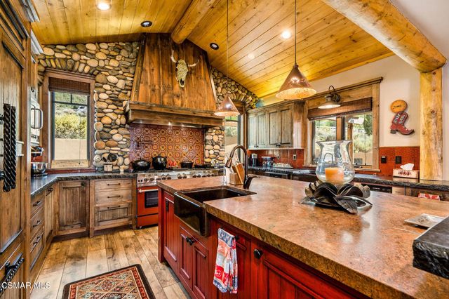 716 Aspen Springs Ranch Road, Mammoth Lakes, CA 93546