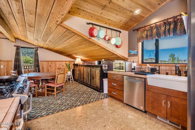 716 Aspen Springs Ranch Road, Mammoth Lakes, CA 93546