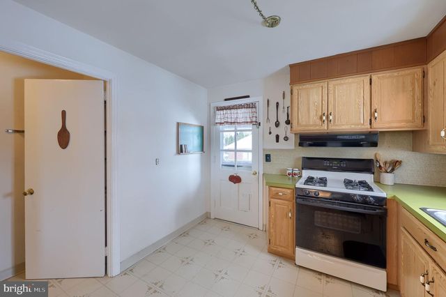 2120 SHAARON DR, Lancaster, PA 17601