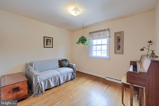 2120 SHAARON DR, Lancaster, PA 17601