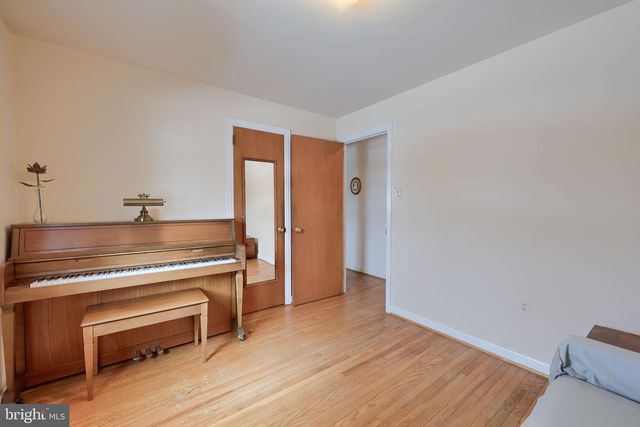 2120 SHAARON DR, Lancaster, PA 17601