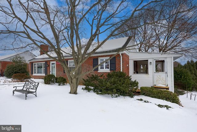 2120 SHAARON DR, Lancaster, PA 17601