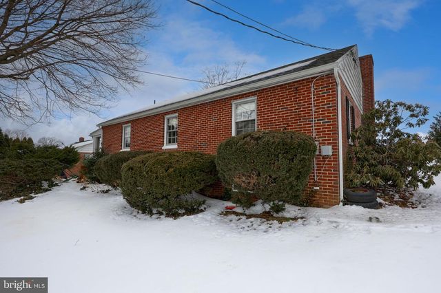 2120 SHAARON DR, Lancaster, PA 17601