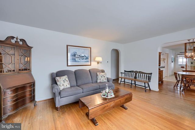 2120 SHAARON DR, Lancaster, PA 17601