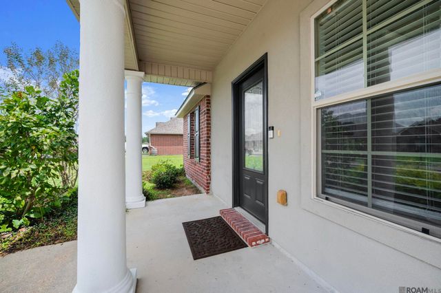 23252 Conifer Dr, Denham Springs, LA 70726