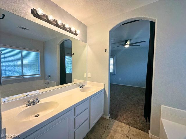 53 Puerto Viejo Trail, Henderson, NV 89074