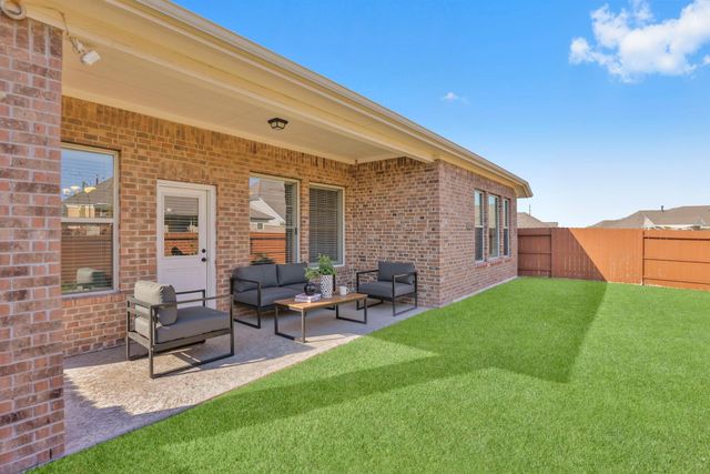 1212 Mystic Ridge Court, Magnolia, TX 77354