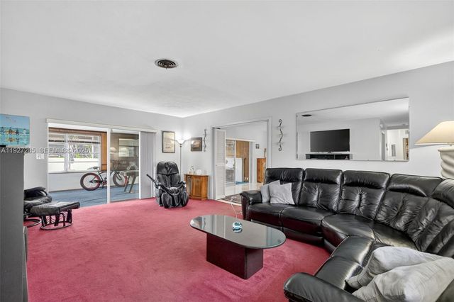 131 SW 58th Ave, Plantation, FL 33317