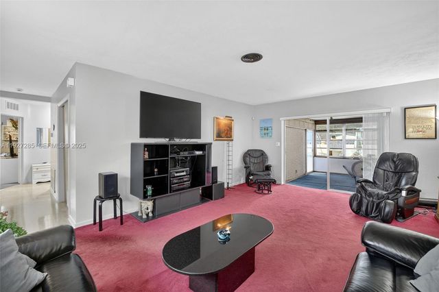 131 SW 58th Ave, Plantation, FL 33317