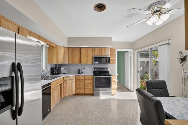 131 SW 58th Ave, Plantation, FL 33317