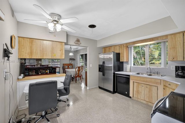 131 SW 58th Ave, Plantation, FL 33317