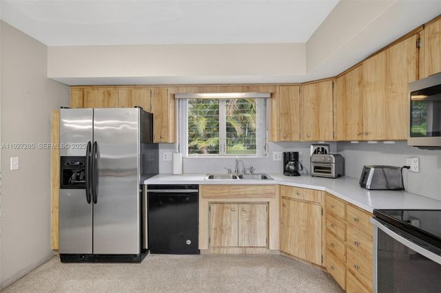 131 SW 58th Ave, Plantation, FL 33317