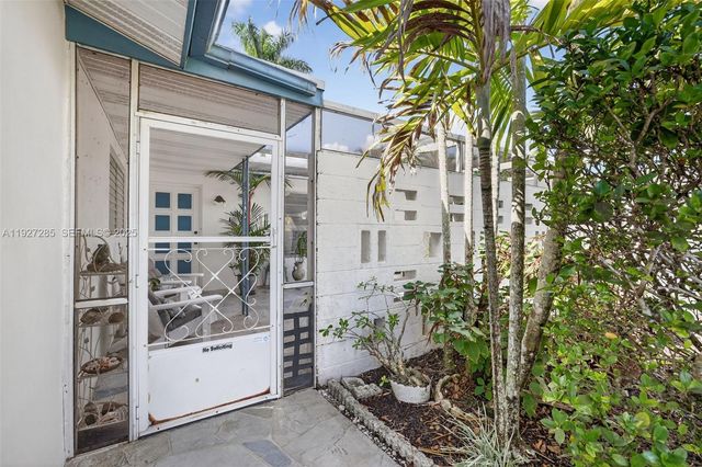 131 SW 58th Ave, Plantation, FL 33317