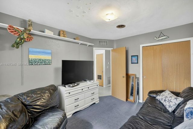 131 SW 58th Ave, Plantation, FL 33317