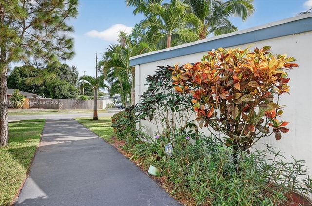 131 SW 58th Ave, Plantation, FL 33317