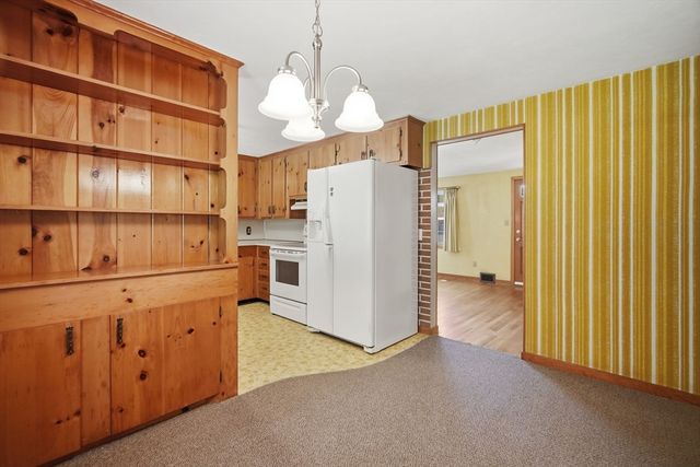 98 Hanward Hill, East Longmeadow, MA 01028